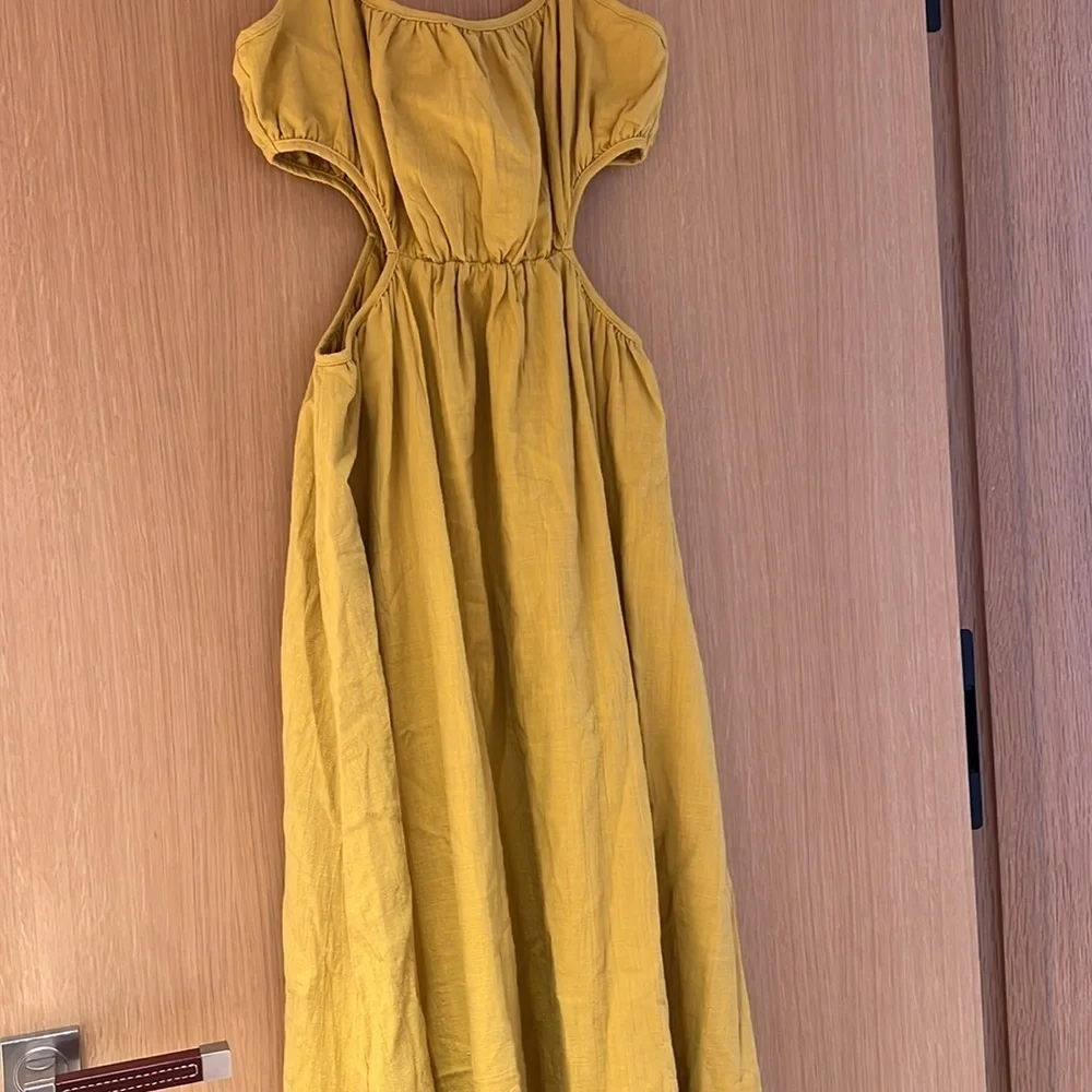 Sabo Skirt Yellow Midi Dress - Picture 3 of 12